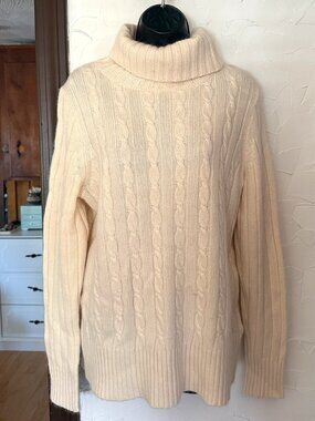 NWOT Ann Taylor LOFT Cozy Ivory Turtleneck Sweater — Cream / Large
